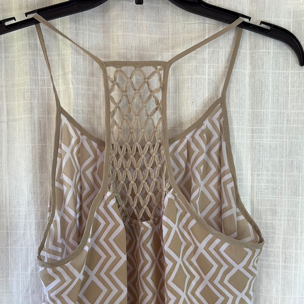 Geometric Patterned Tan Top - Picture 5 of 7